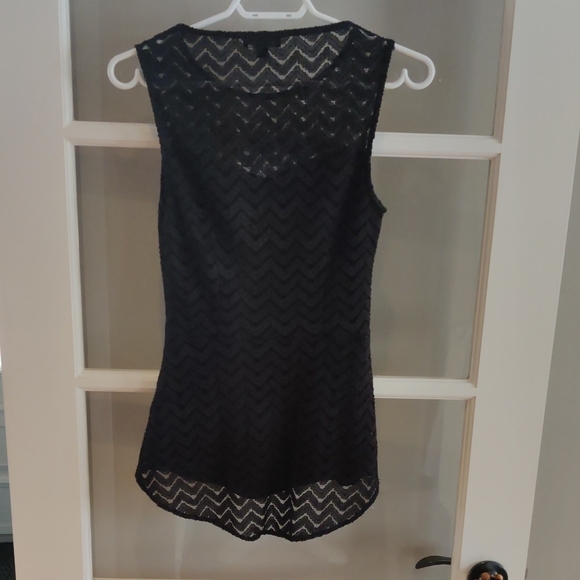 Le Lis Black Sleeveless Top - Picture 3 of 5
